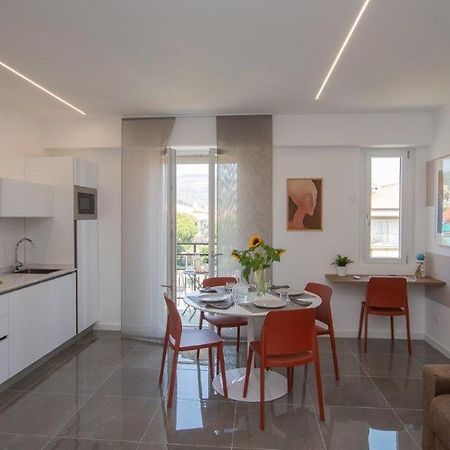 Ad Un Passo Da… Apartment Pietra Ligure Bagian luar foto