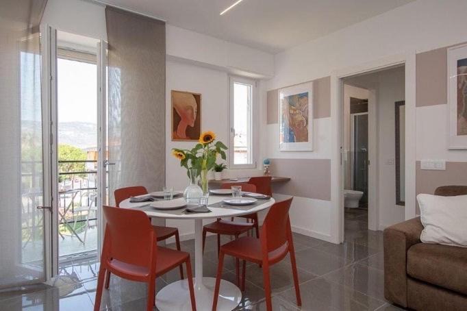 Ad Un Passo Da… Apartment Pietra Ligure Bagian luar foto